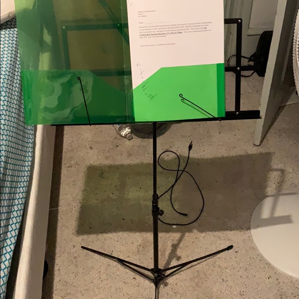 Sheet music stand